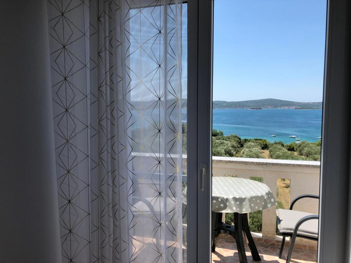 Apartments Delfini Sveti Filip i Jakov Eksteriør bilde