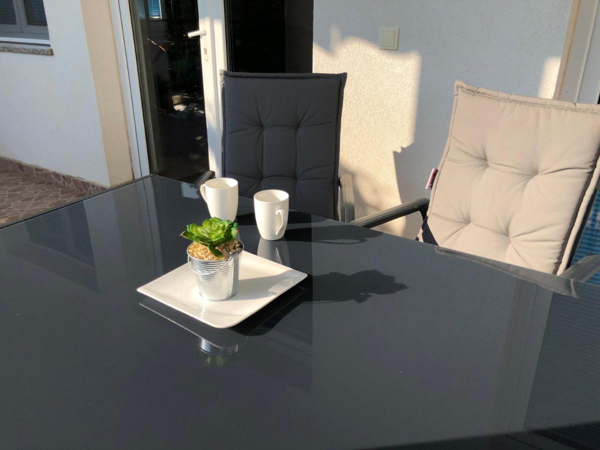 Apartments Delfini Sveti Filip i Jakov Eksteriør bilde
