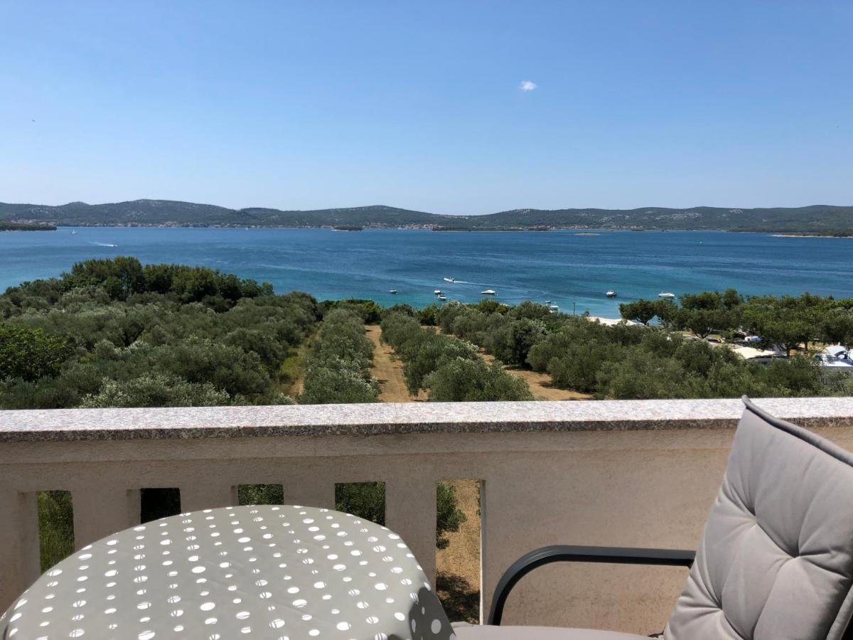 Apartments Delfini Sveti Filip i Jakov Eksteriør bilde
