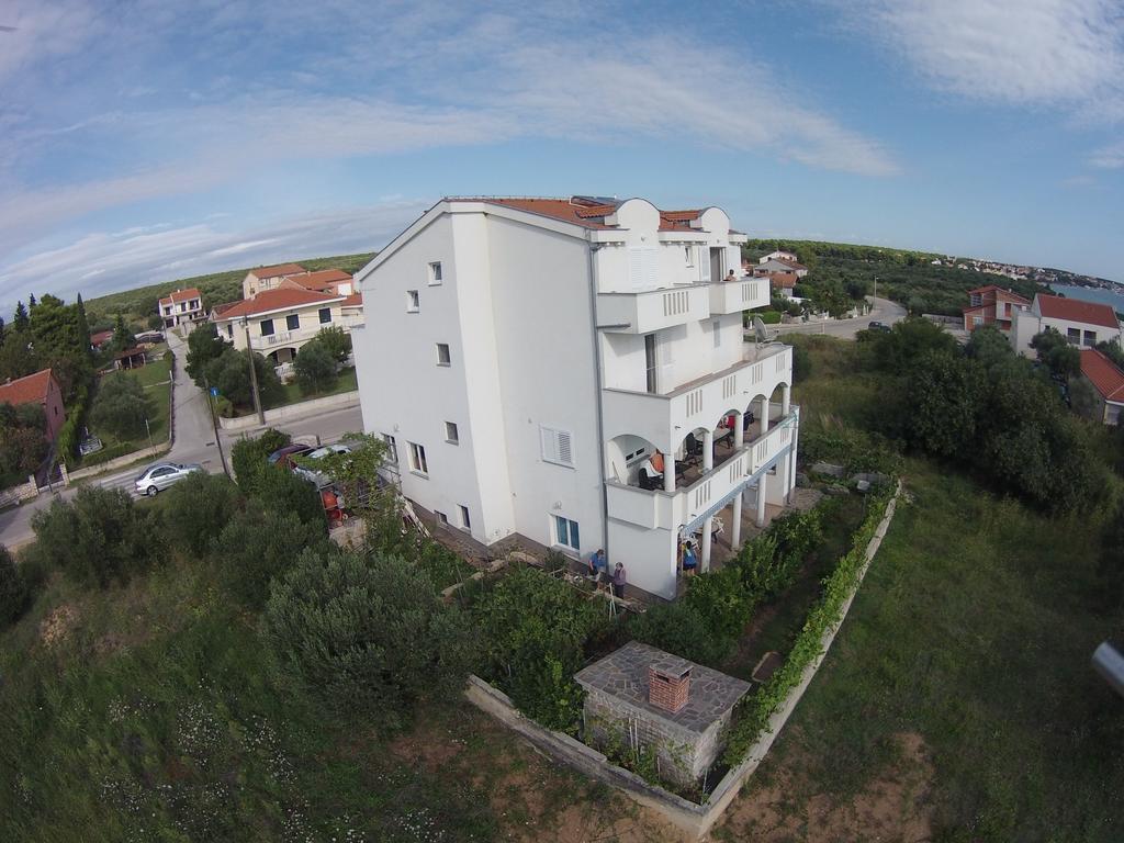 Apartments Delfini Sveti Filip i Jakov Eksteriør bilde